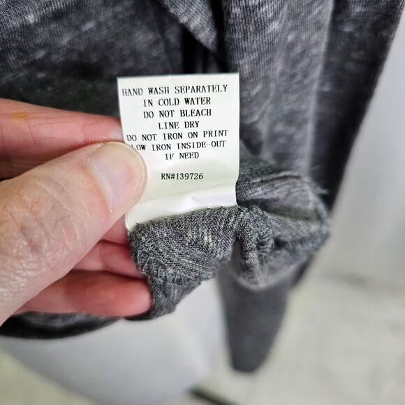 Kittenish Gray Distressed Knit Cropped Tee Size Medium - Picture 10 of 10